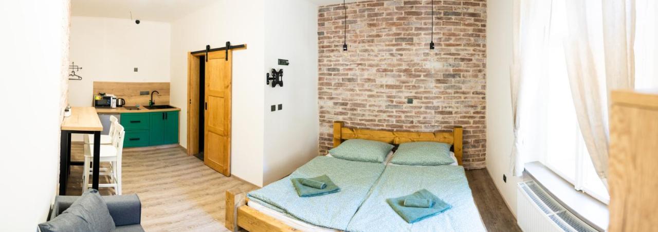 Penzion U Orloje Žatec Extérieur photo