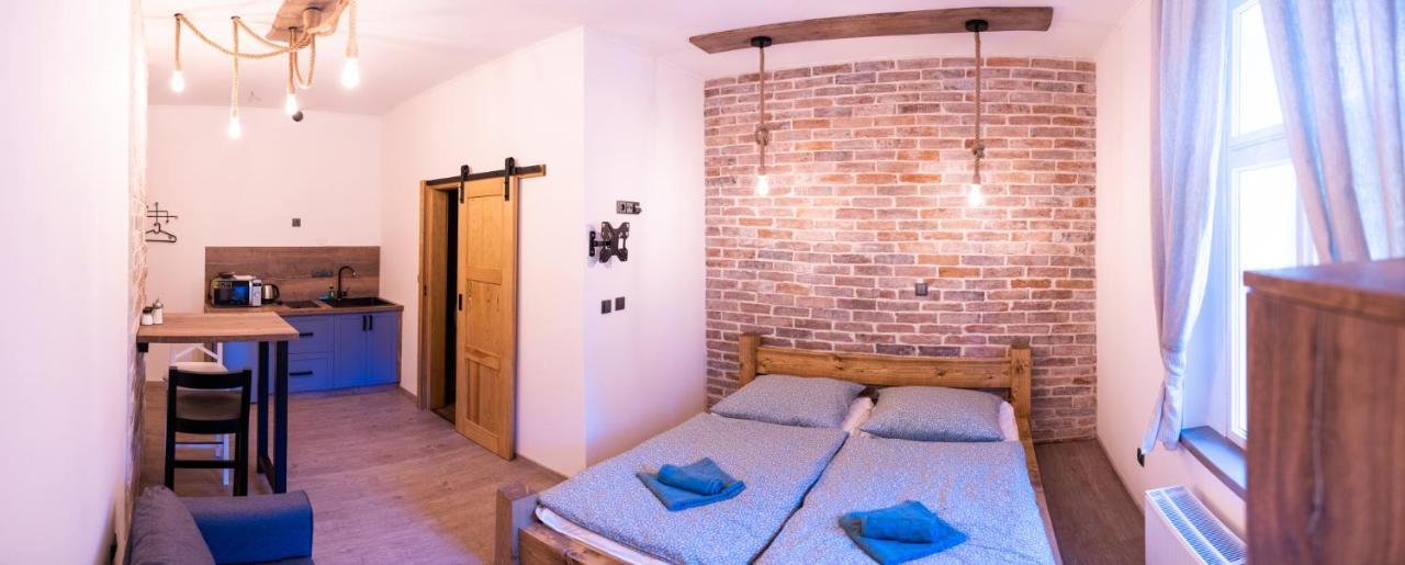 Penzion U Orloje Žatec Extérieur photo